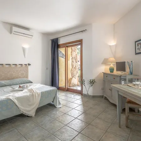 Village Aparthotel 4*