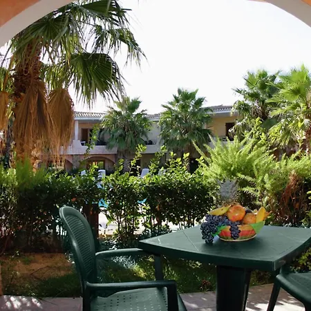 Ξενοδοχείο με διαμερίσματα Village Palau