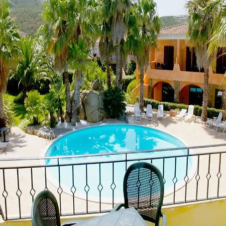 Village Апарт-отель 4*