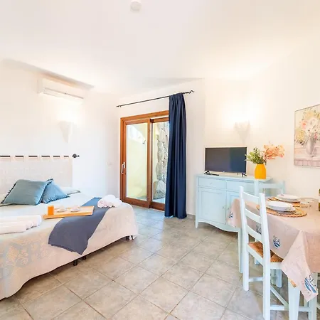 Village Aparthotel 4*