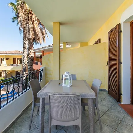 Village Aparthotel 4*