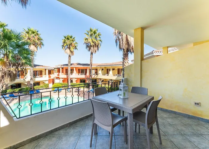 Village Aparthotel 4*